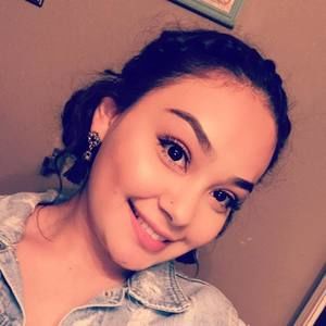 Meet your Posher, Perla